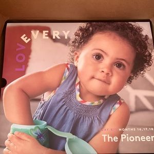 Lovevery The Pioneer play kit  *Can Not Bundle this item*